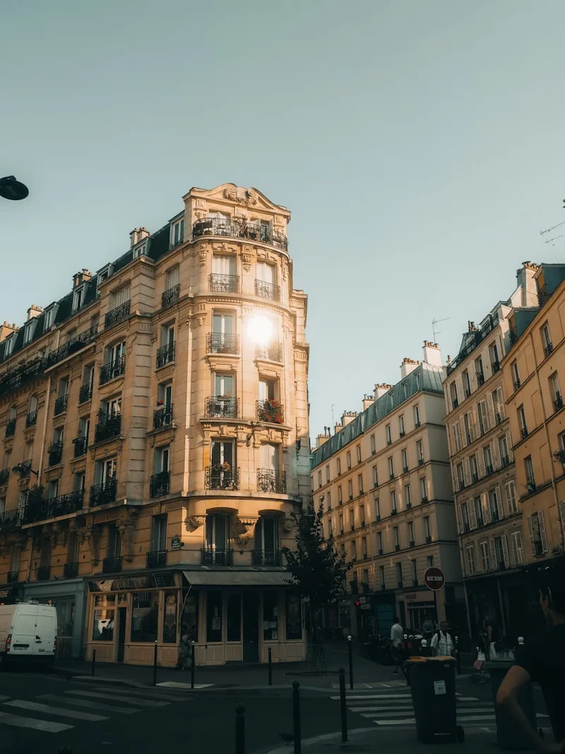 Sunlight on a Haussmann building corner in Paris